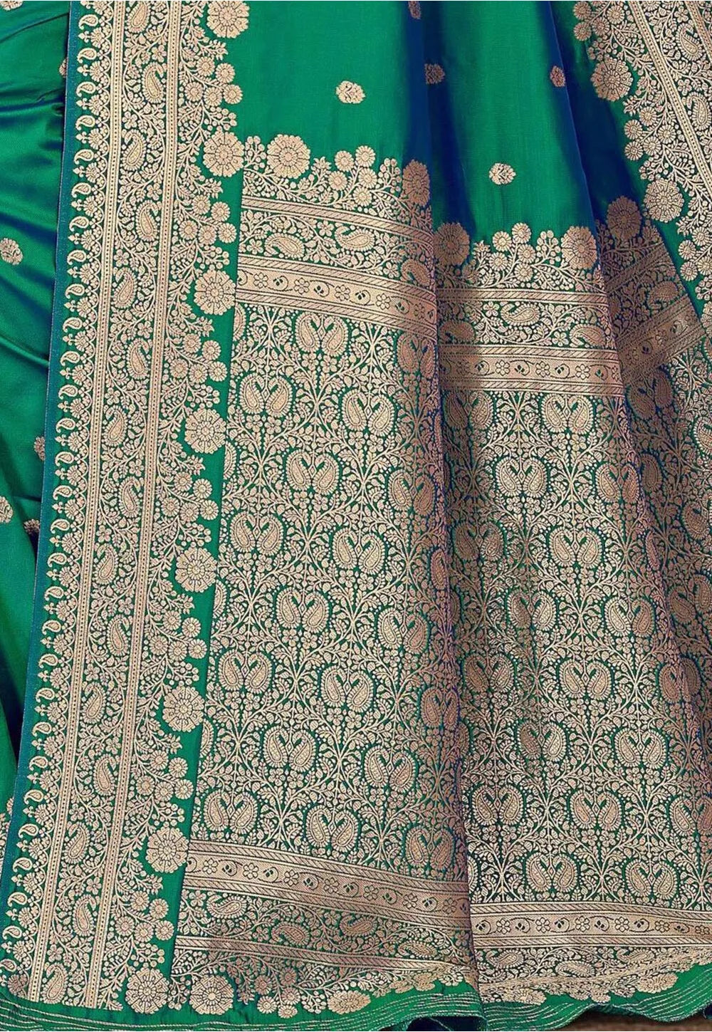 Woven Art Silk Saree in Green