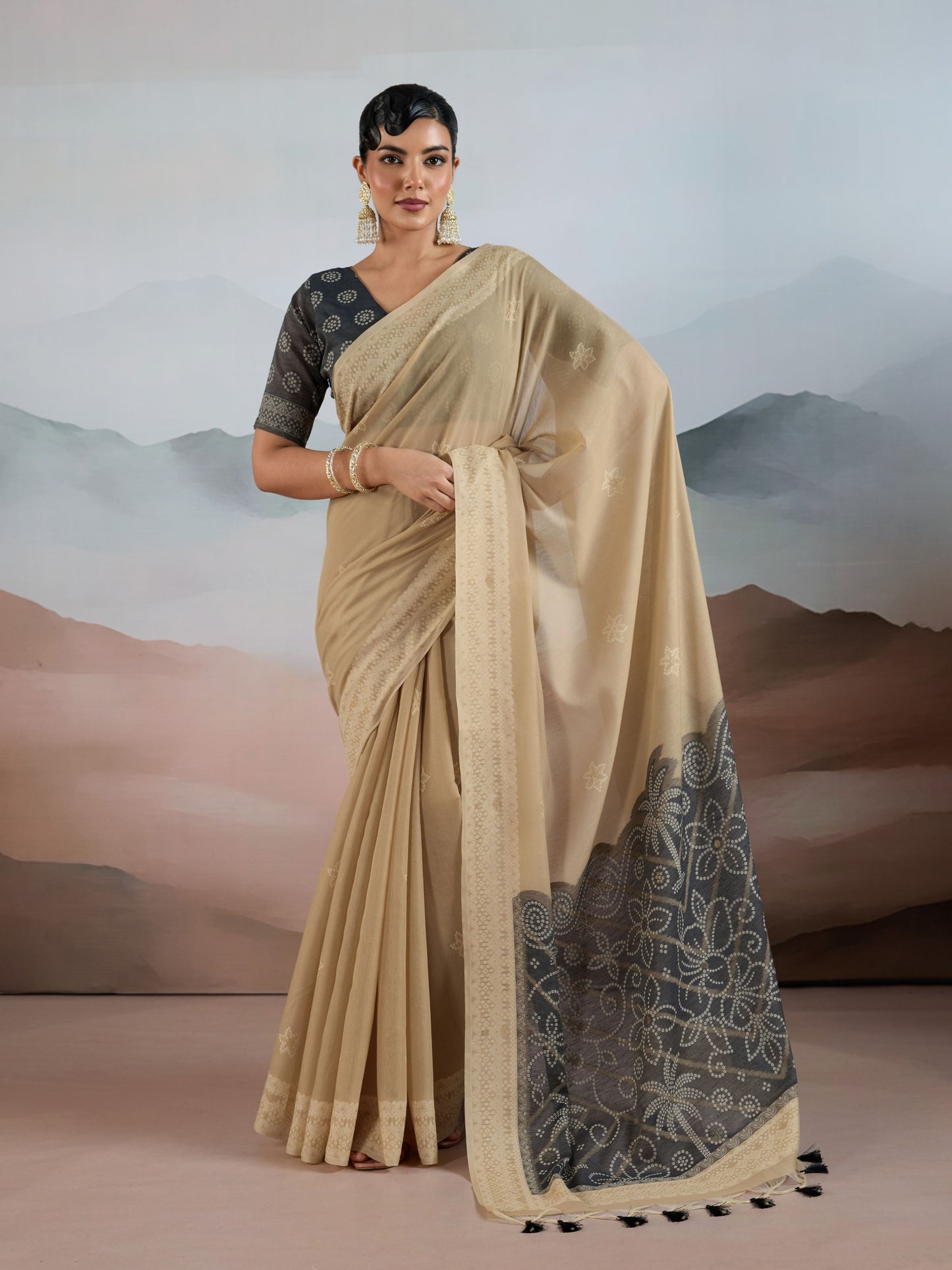 Bandhej Printed Viscose Cotton Saree in Beige