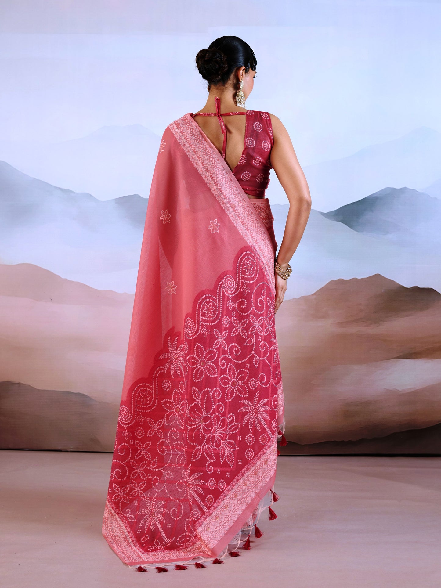 Bandhej Printed Viscose Cotton Saree in Coral Pink