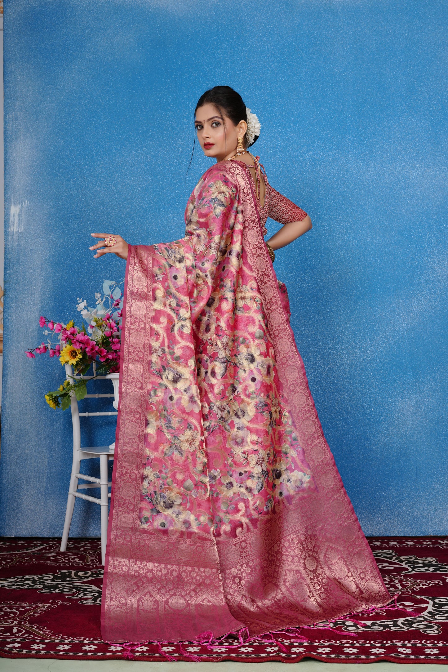 Woven Art Silk Saree in Pink